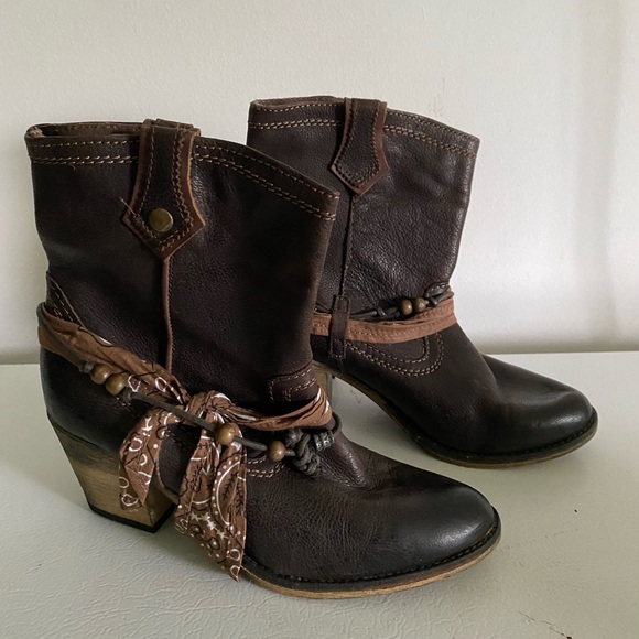 🌿 Cowboy Boots - Picture 2 of 3